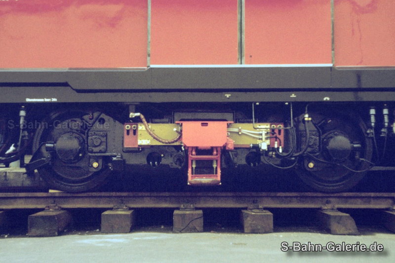 270 009 (Vorserie) am 01.06.1987 in Berlin, Ausstellung - S-Bahn-Galerie.de 270 009 (Vorserie) am 01.06.1987 in Berlin, Ausstellung - S-Bahn-Galerie.de