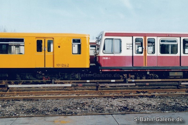 Baumuster 270 001 um 1991 im RAW Schöneweide - S-Bahn-Galerie.de Baumuster 270 001 um 1991 im RAW Schöneweide - S-Bahn-Galerie.de