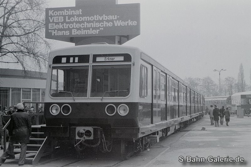 Baumuster 270 005 am 16.03.1980 in Leiptig - Messe - S-Bahn-Galerie.de Baumuster 270 005 am 16.03.1980 in Leiptig - Messe - S-Bahn-Galerie.de