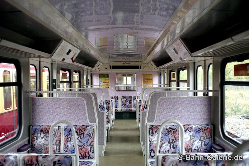 Fahrgastraum des 485 160 am 27.10.2001 in Berlin, Abstellanlage Hundekehle - S-Bahn-Galerie.de Fahrgastraum des 485 160 am 27.10.2001 in Berlin, Abstellanlage Hundekehle - S-Bahn-Galerie.de