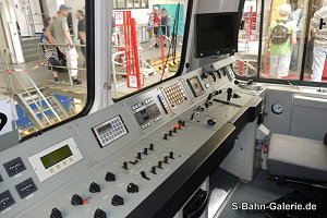 Führerstand der Baureihe 485
