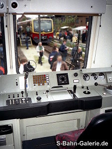 Führerstand der Baureihe 485