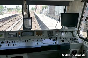 Führerstand der Baureihe 485
