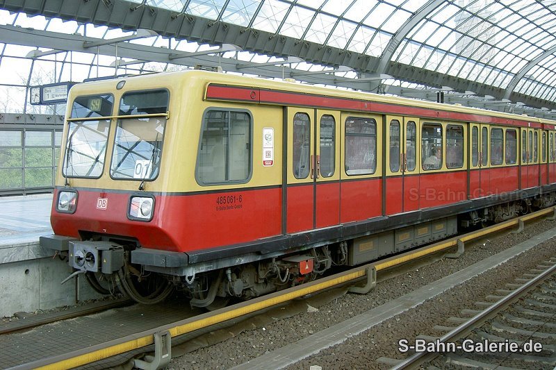 485 061 am 26.04.2006 in Berlin-Spandau - S-Bahn-Galerie.de 485 061 am 26.04.2006 in Berlin-Spandau - S-Bahn-Galerie.de