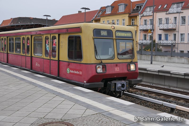 485 160 am 18.07.2021 in Berlin-Baumschulenweg - S-Bahn-Galerie.de
