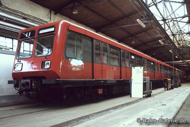 485 019 am 30.05.1994 in Berlin - Sammlung Olaf Hoell - S-Bahn-Galerie.de 485 019 am 30.05.1994 in Berlin - Sammlung Olaf Hoell - S-Bahn-Galerie.de