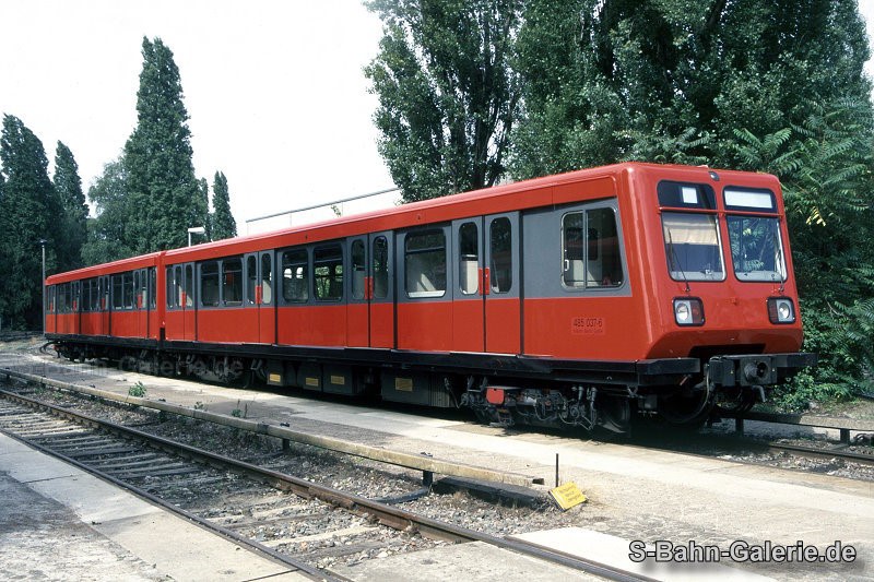 485 037 am 02.09.1996 in der Hauptwerkstatt Schöneweide - Sammlung Olaf Hoell - S-Bahn-Galerie.de 485 037 am 02.09.1996 in der Hauptwerkstatt Schöneweide - Sammlung Olaf Hoell - S-Bahn-Galerie.de