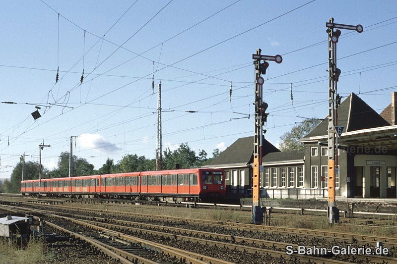Baureihe 485 im Oktober 1997 in Berlin-Blankenburg - Sammlung Olaf Hoell - S-Bahn-Galerie.de Baureihe 485 im Oktober 1997 in Berlin-Blankenburg - Sammlung Olaf Hoell - S-Bahn-Galerie.de