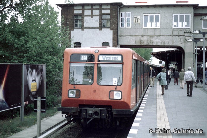Baureihe 485 am 26.11.1998 in Tempelhof - Sammlung Olaf Hoell - S-Bahn-Galerie.de Baureihe 485 am 26.11.1998 in Tempelhof - Sammlung Olaf Hoell - S-Bahn-Galerie.de