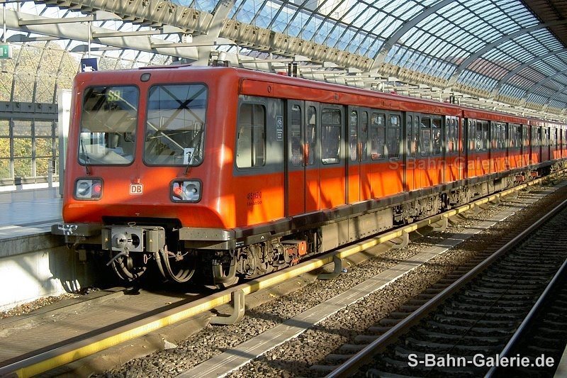 Duo-S-Bahn 485 115 am 27.10.2005 in Berlin-Spandau - S-Bahn-Galerie.de Duo-S-Bahn 485 115 am 27.10.2005 in Berlin-Spandau - S-Bahn-Galerie.de