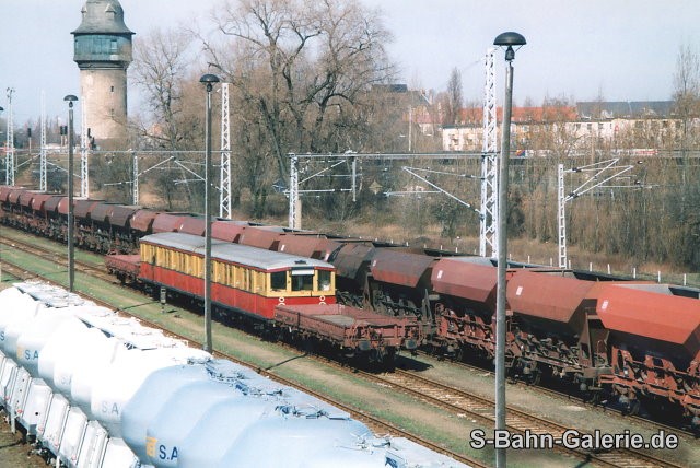 in Viertelzug der Baureihe 475 im März 1998 in Berlin-Schöneweide - Sammlung Olaf Hoell in Viertelzug der Baureihe 475 im März 1998 in Berlin-Schöneweide - Sammlung Olaf Hoell